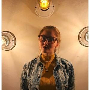 Meet your Posher, Phoebe